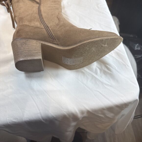 Pierre Dumas Light Brown Knee High Boots With Fringe Size 7 1/2 Medium Preowned - Picture 13 of 16